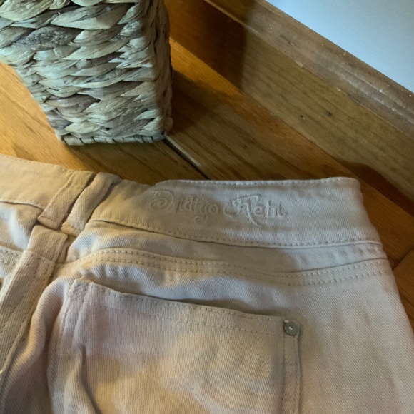 Tan shorts - Picture 4 of 5